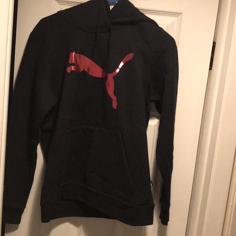 Women’s large puma sweatshirt